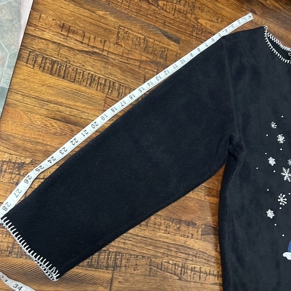 C & B fleece Winter Scene Cardigan Black with Cabin Moose Snowflakes Bear Large - Picture 9 of 10